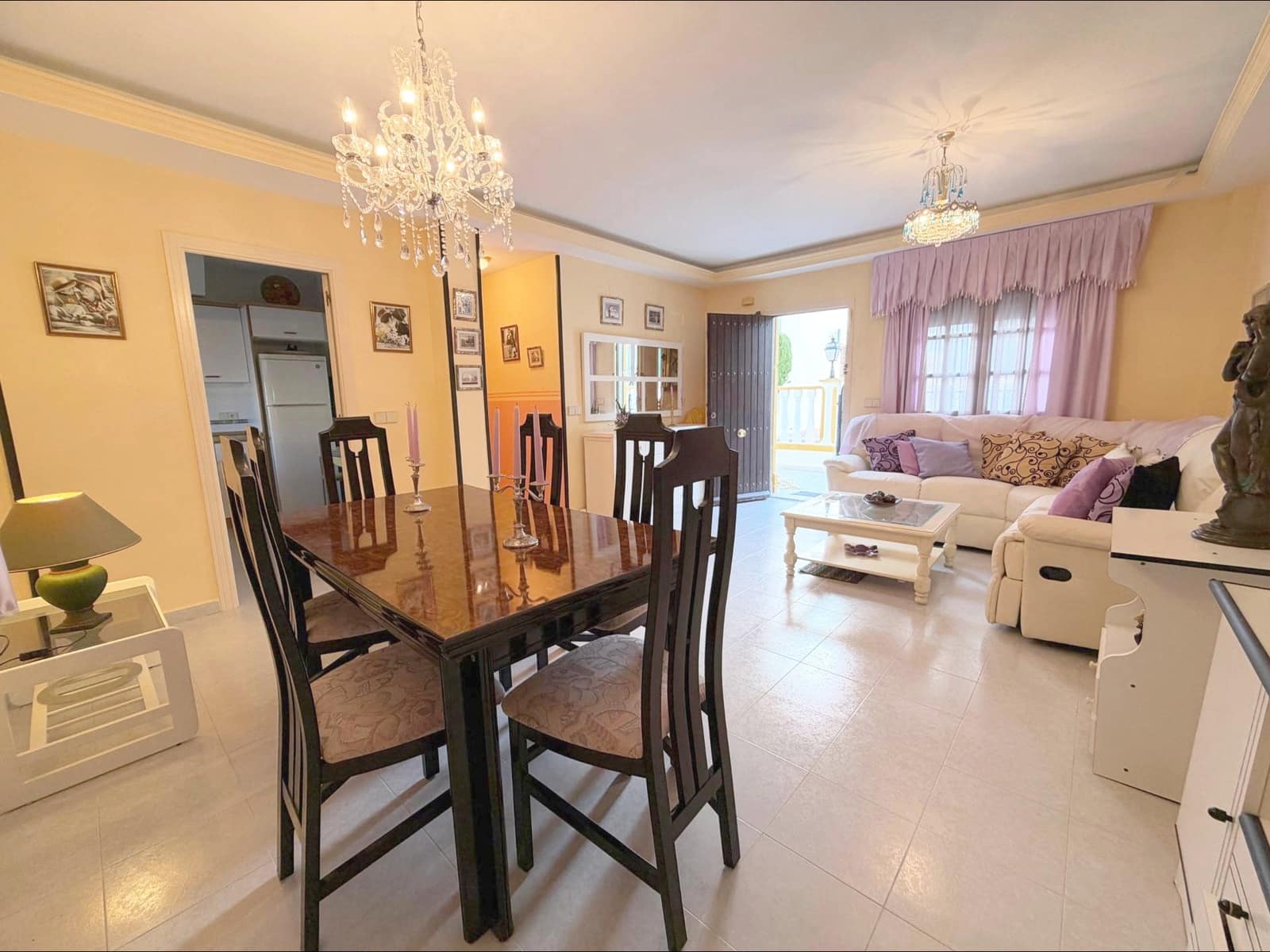 4 soveværelse Villa til salg i Torrevieja med swimmingpool garage - € 350.000 (Ref: 10171871)