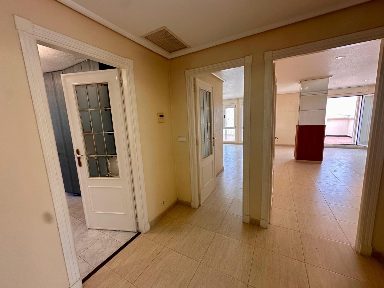 4 chambre Penthouse à vendre à Torrevieja avec garage - 660 000 € (Ref: 7545666)
