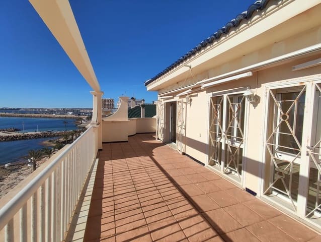 4 bedroom Penthouse for sale in Las Piscinas Naturales, Torrevieja with garage - € 630,000 (Ref: 7545666)
