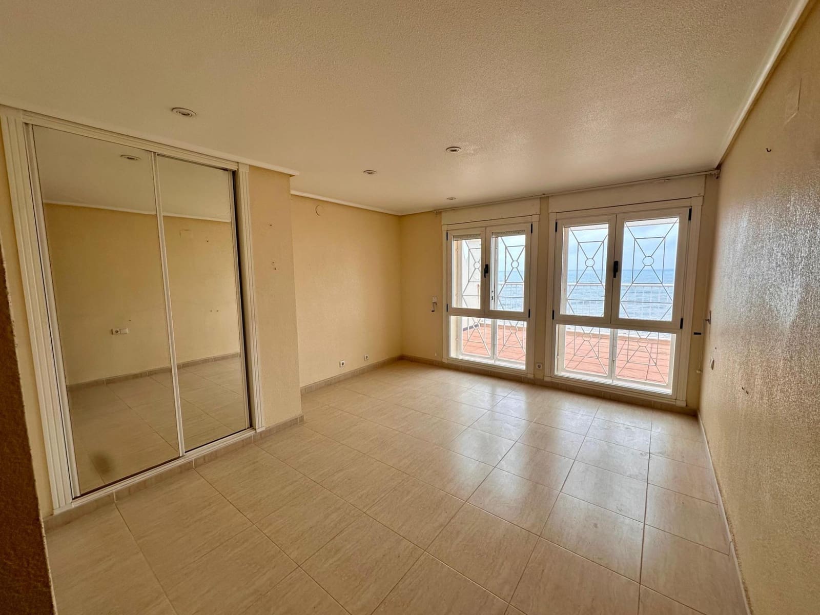 4 camera da letto Attico in vendita in Torrevieja con garage - 630.000 € (Rif: 7545666)