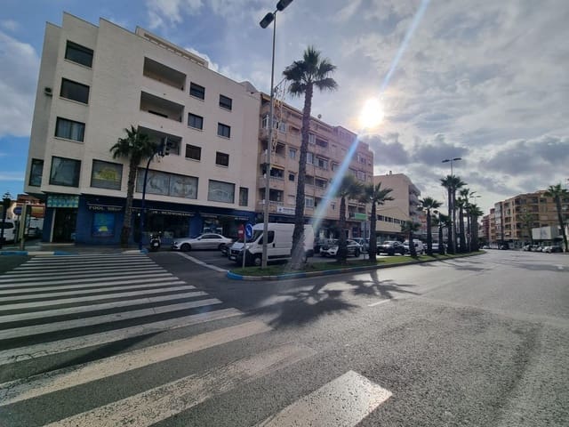 2 soveværelse Lejlighed til salg i Centro, Torrevieja - € 132.000 (Ref: 8020512)