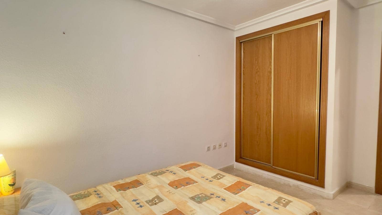 2 soveværelse Lejlighed til salg i Torrevieja - € 132.000 (Ref: 8020512)