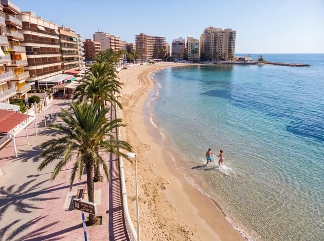 2 soveværelse Lejlighed til salg i Centro, Torrevieja - € 132.000 (Ref: 8020512)