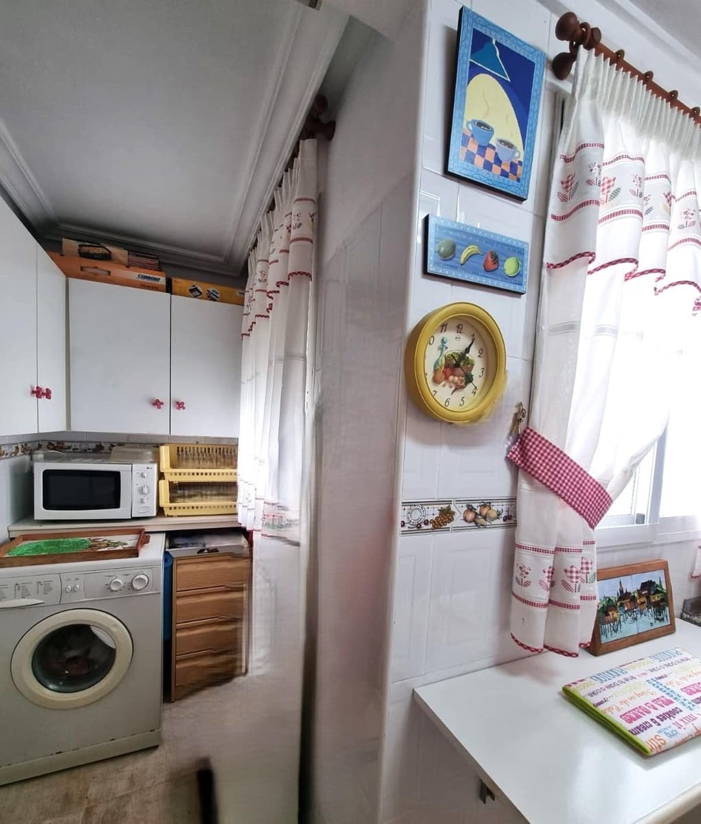 3 bedroom Apartment for sale in Torrevieja - € 223,000 (Ref: 8253987)