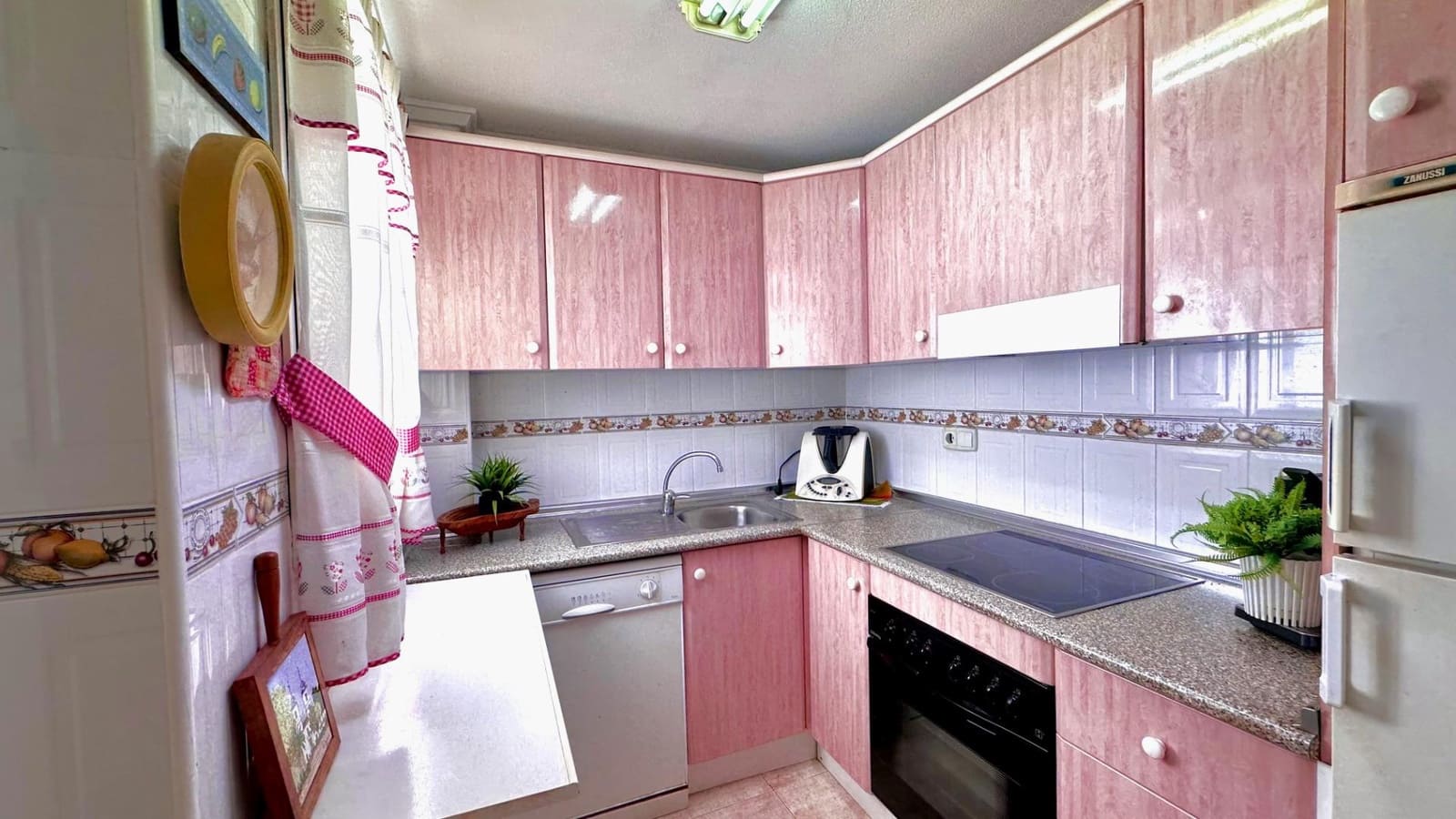 3 bedroom Apartment for sale in Torrevieja - € 223,000 (Ref: 8253987)