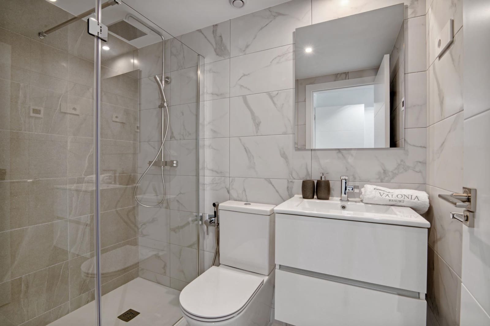 2 sypialnia Apartament na sprzedaż w Punta Prima z basenem garażem - 360 000 € (Ref: 8415183)