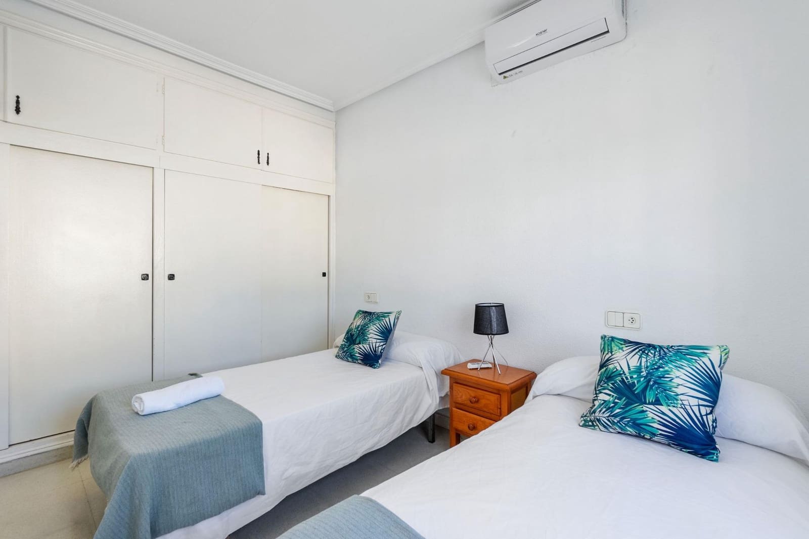 6 chambre Villa/Maison à vendre à Playa Flamenca avec piscine - 1 000 000 € (Ref: 8430675)