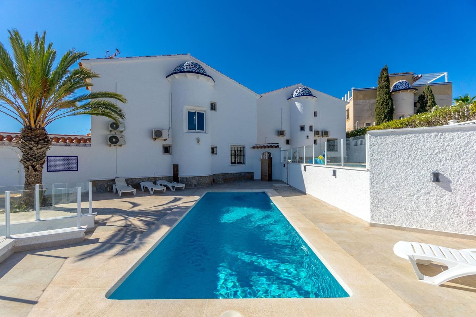 6 chambre Villa/Maison à vendre à Playa Flamenca avec piscine - 1 000 000 € (Ref: 8430675)