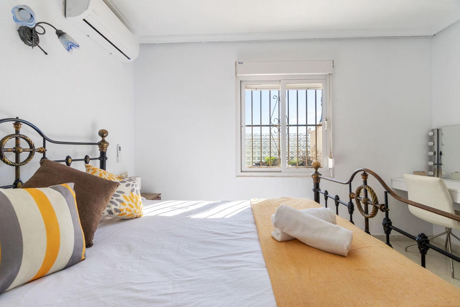 6 chambre Villa/Maison à vendre à Playa Flamenca avec piscine - 1 000 000 € (Ref: 8430675)