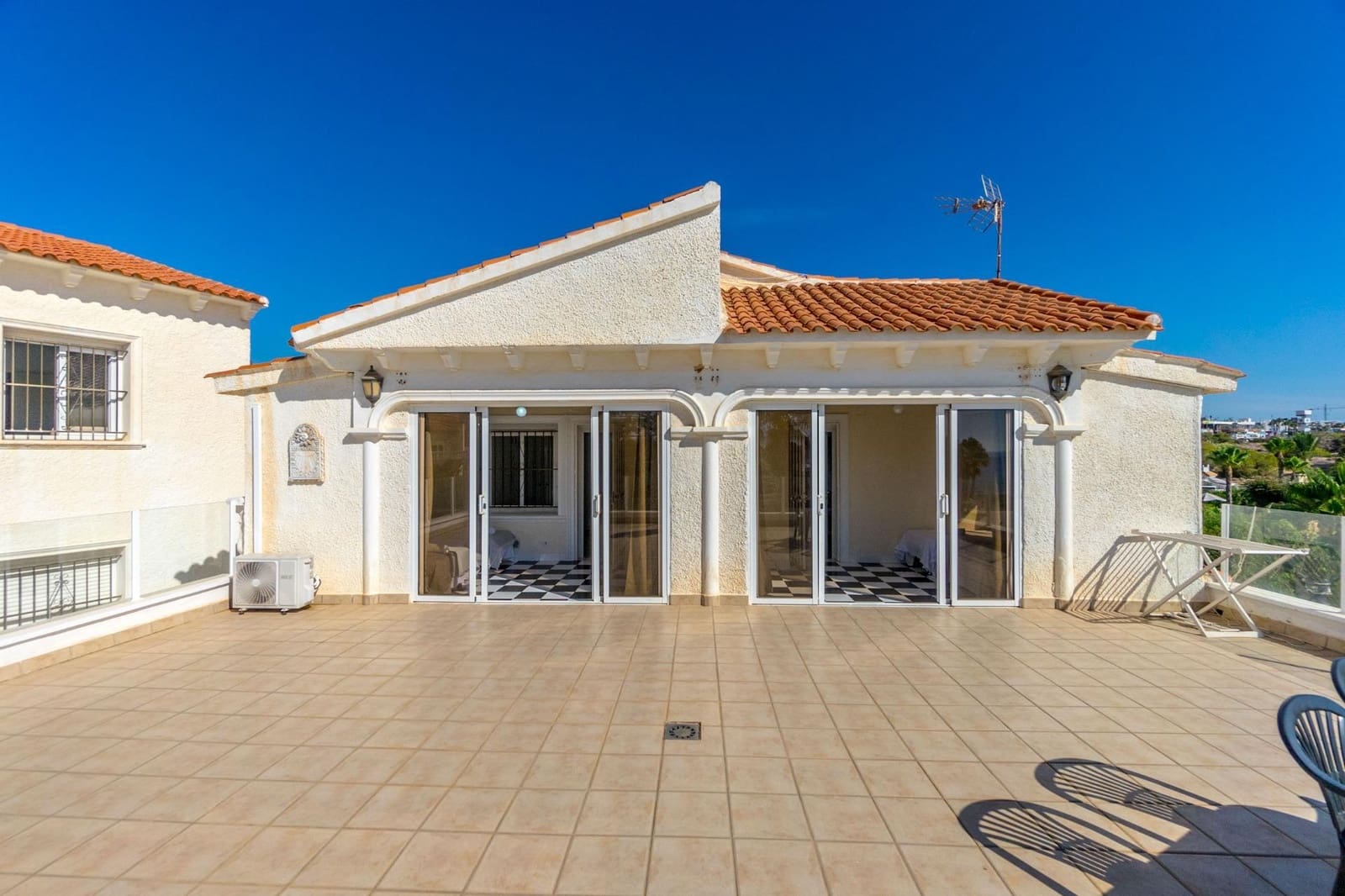 6 chambre Villa/Maison à vendre à Playa Flamenca avec piscine - 1 000 000 € (Ref: 8430675)