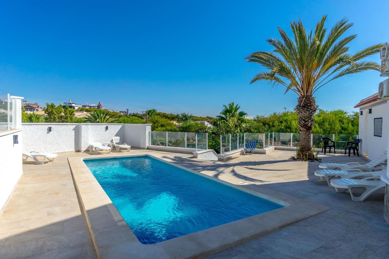 6 chambre Villa/Maison à vendre à Playa Flamenca avec piscine - 1 000 000 € (Ref: 8430675)