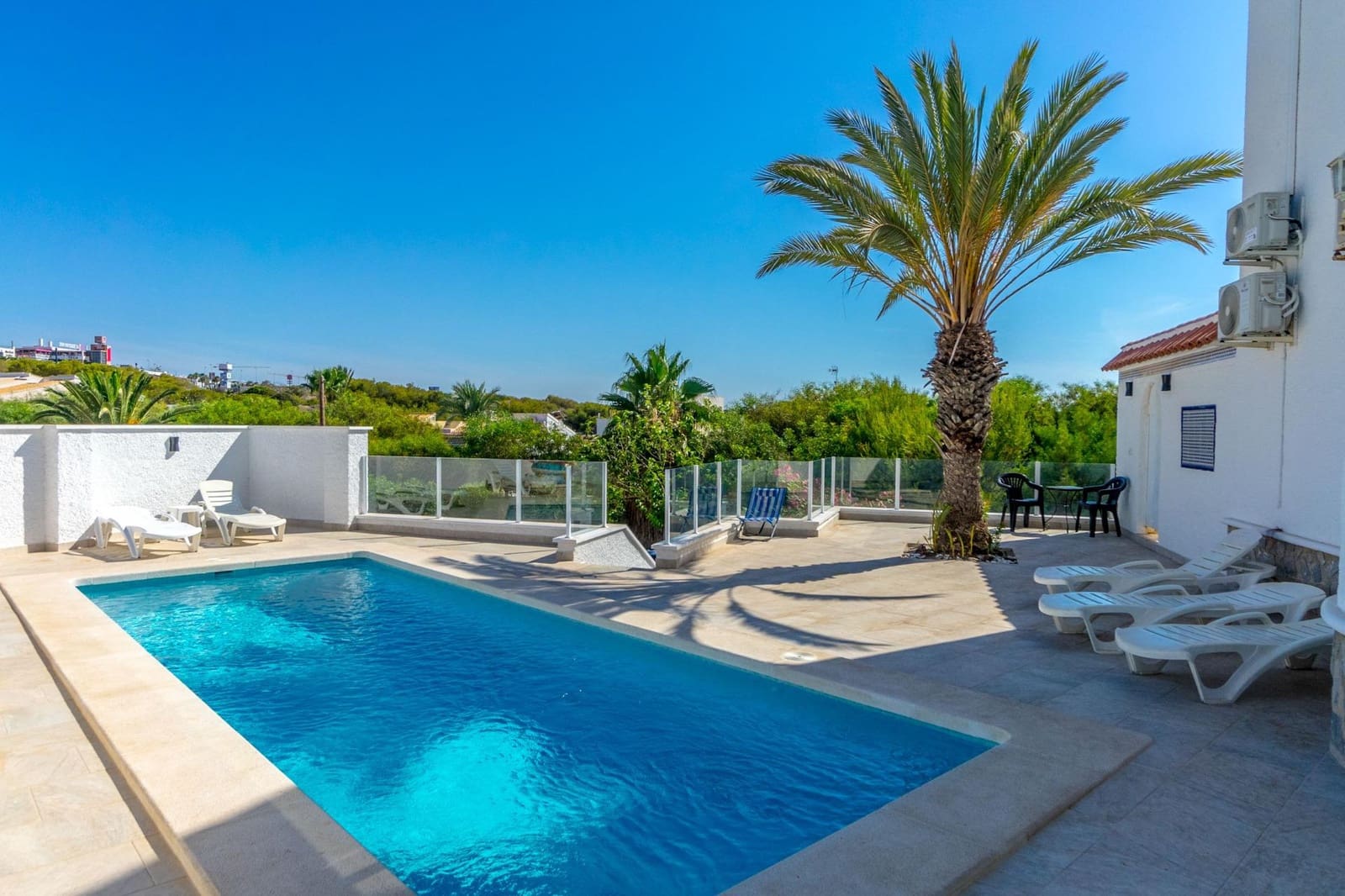 6 chambre Villa/Maison à vendre à Playa Flamenca avec piscine - 1 000 000 € (Ref: 8430675)