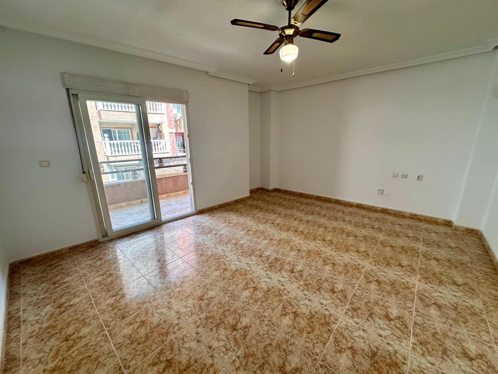 3 quarto Apartamento para venda em Torrevieja - 179 000 € (Ref: 8696510)