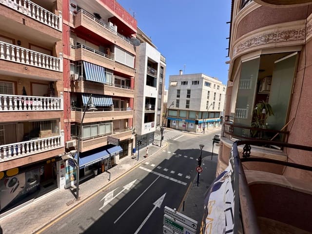 Apartamento de 3 habitaciones en Puerto Deportivo, Torrevieja en venta - 176.000 € (Ref: 8696510)