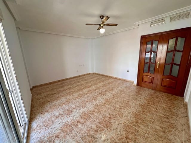 Apartamento de 3 habitaciones en Puerto Deportivo, Torrevieja en venta - 176.000 € (Ref: 8696510)