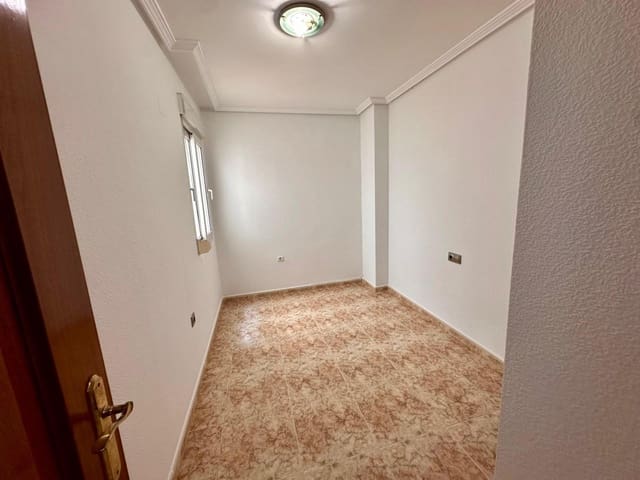 Apartamento de 3 habitaciones en Puerto Deportivo, Torrevieja en venta - 176.000 € (Ref: 8696510)