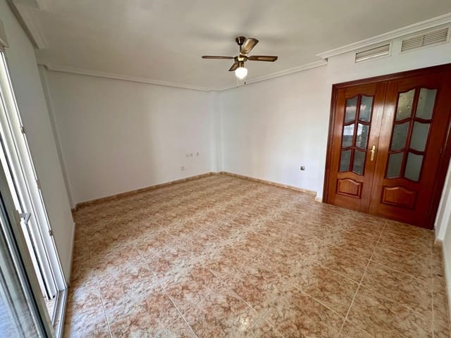 3 soveværelse Lejlighed til salg i Puerto Deportivo, Torrevieja - € 175.900 (Ref: 8696510)