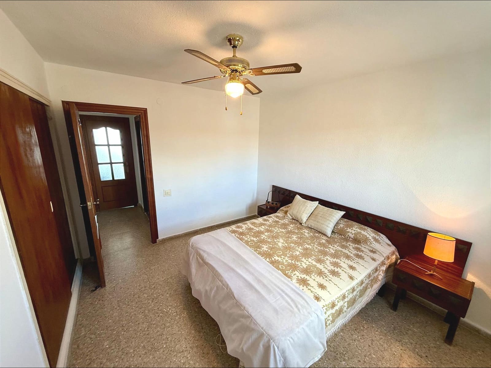 3 makuuhuone Huoneisto myytävänä paikassa Torrevieja mukana uima-altaan - 217 500 € (Ref: 8755686)