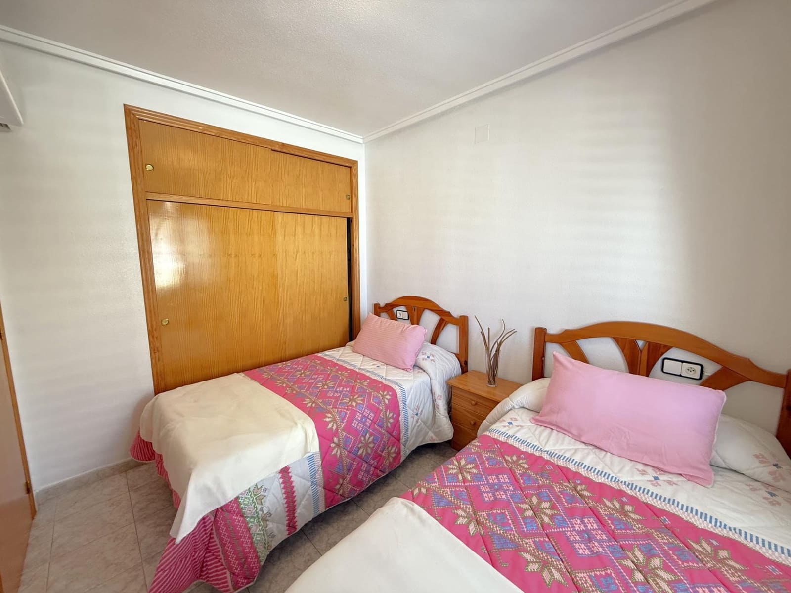 4 slaapkamer Rijtjeshuis te koop in Los Altos met zwembad - € 199.900 (Ref: 8943913)