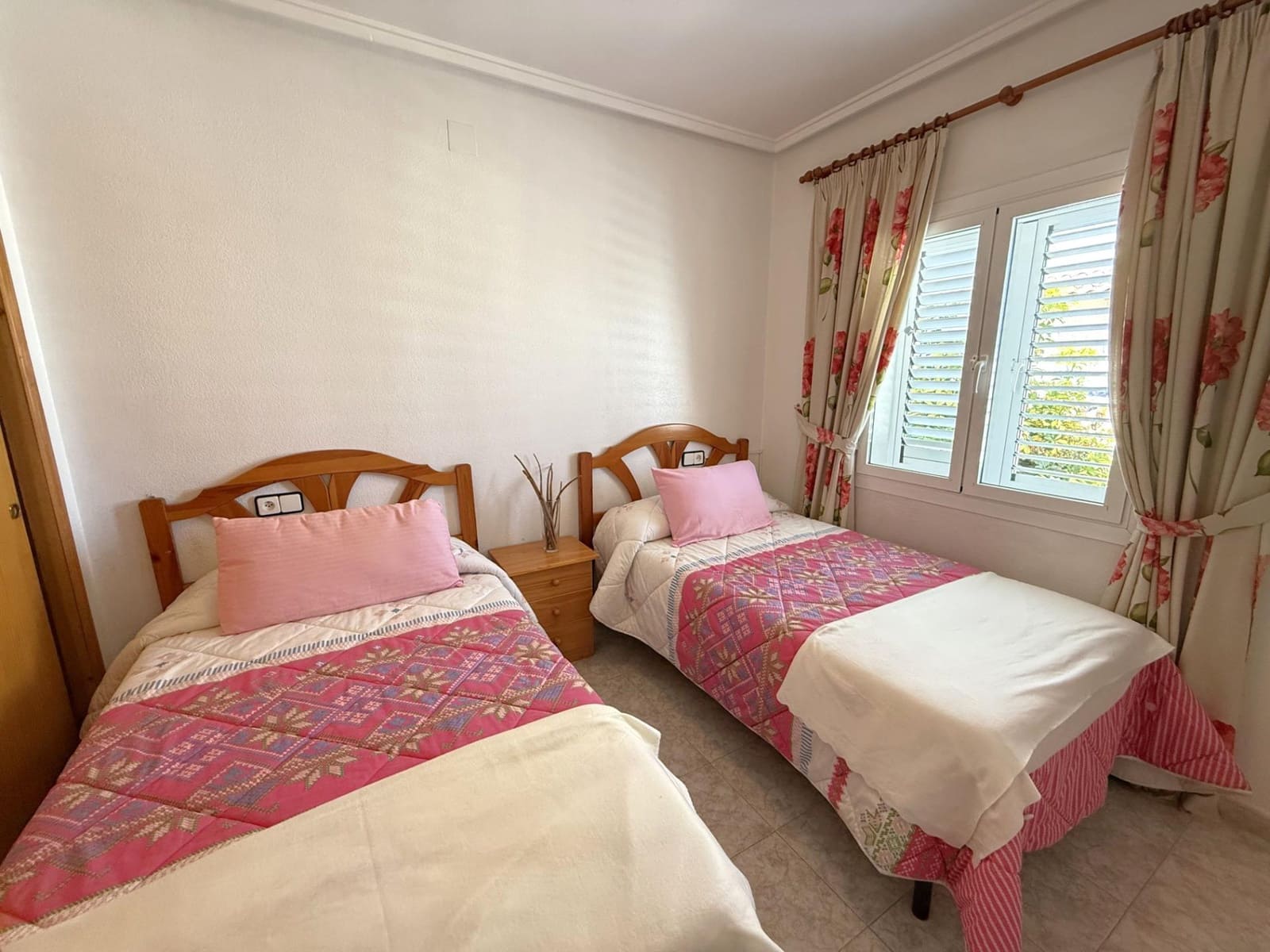 4 slaapkamer Rijtjeshuis te koop in Los Altos met zwembad - € 199.900 (Ref: 8943913)