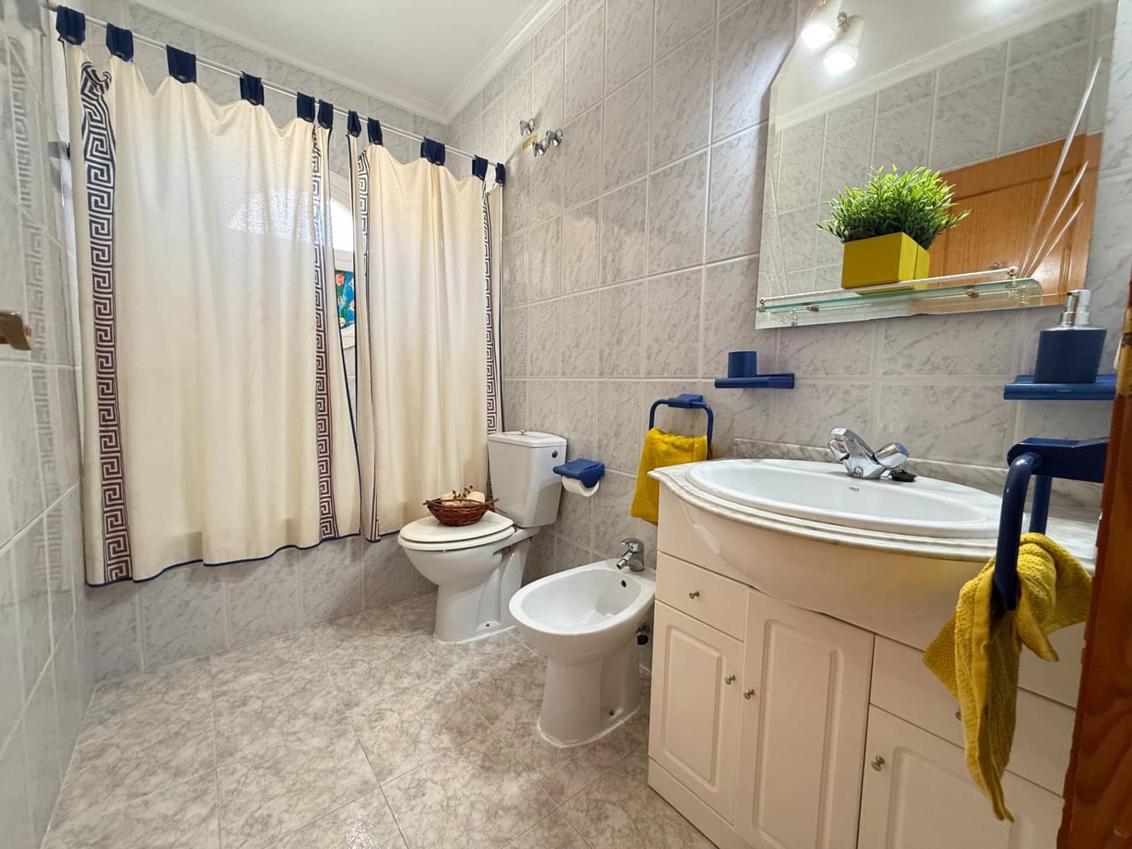 4 bedroom Terraced Villa for sale in Los Altos with pool - € 199,900 (Ref: 8943913)