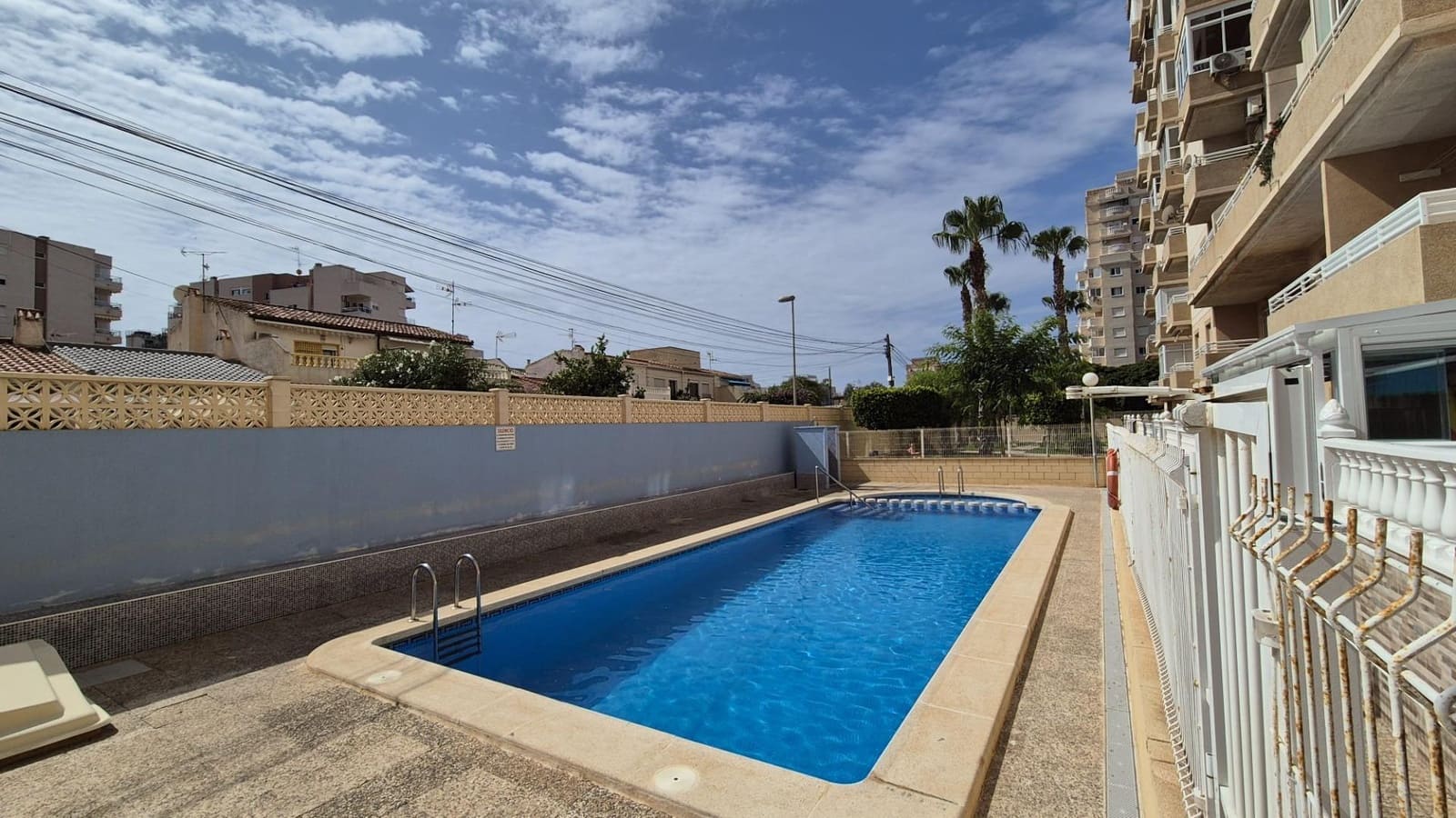2 soveværelse Lejlighed til salg i Torrevieja med swimmingpool - € 124.400 (Ref: 9149481)