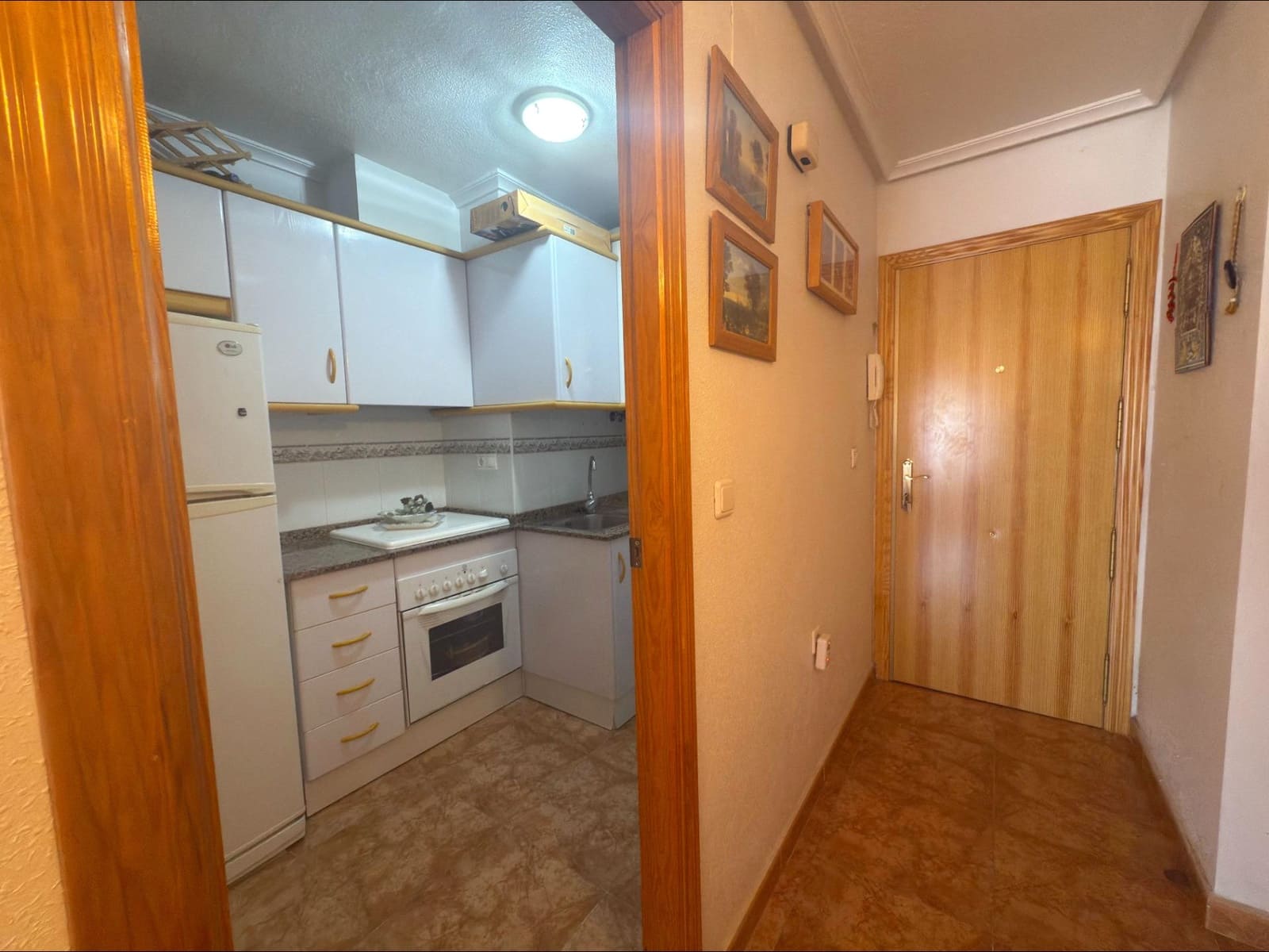 2 slaapkamer Appartement te koop in Torrevieja met zwembad - € 124.400 (Ref: 9149481)