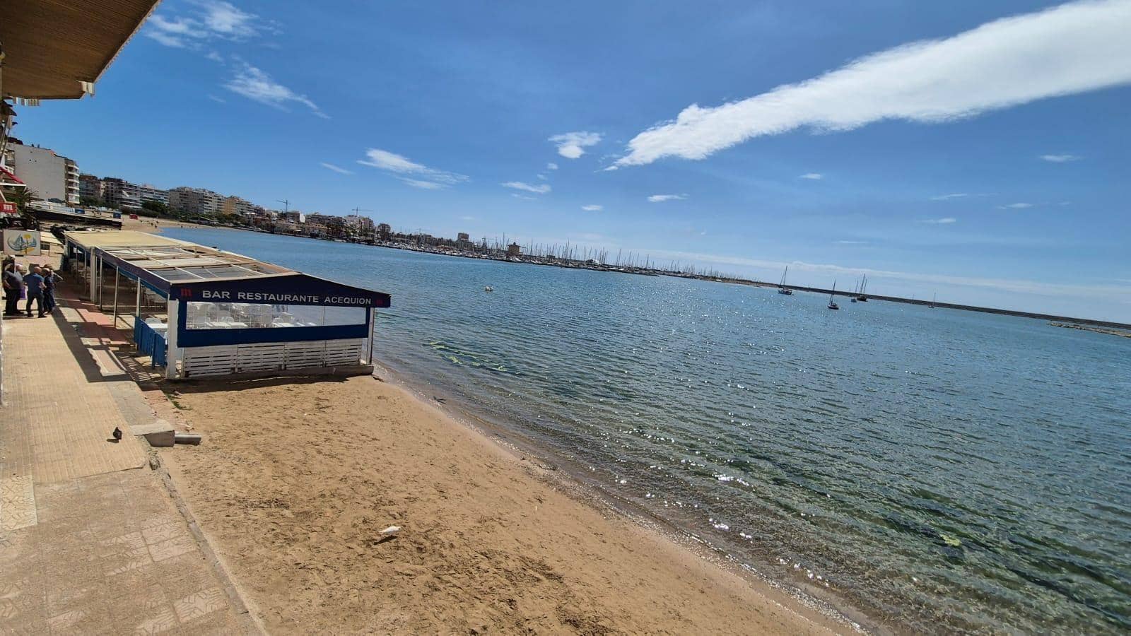 3 makuuhuone Huoneisto myytävänä paikassa Torrevieja mukana uima-altaan - 239 000 € (Ref: 9183789)