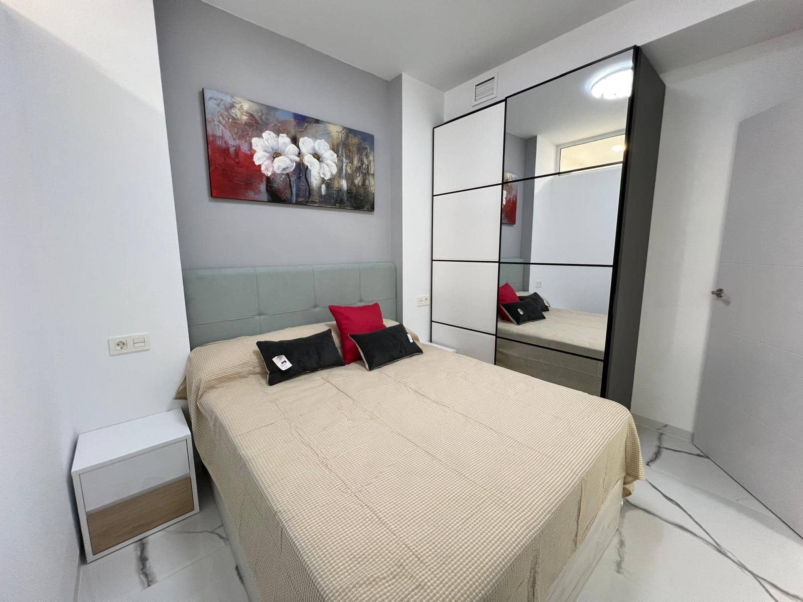 Apartamento Playa de 2 habitaciones en Torrevieja en venta - 230.000 € (Ref: 9193925)