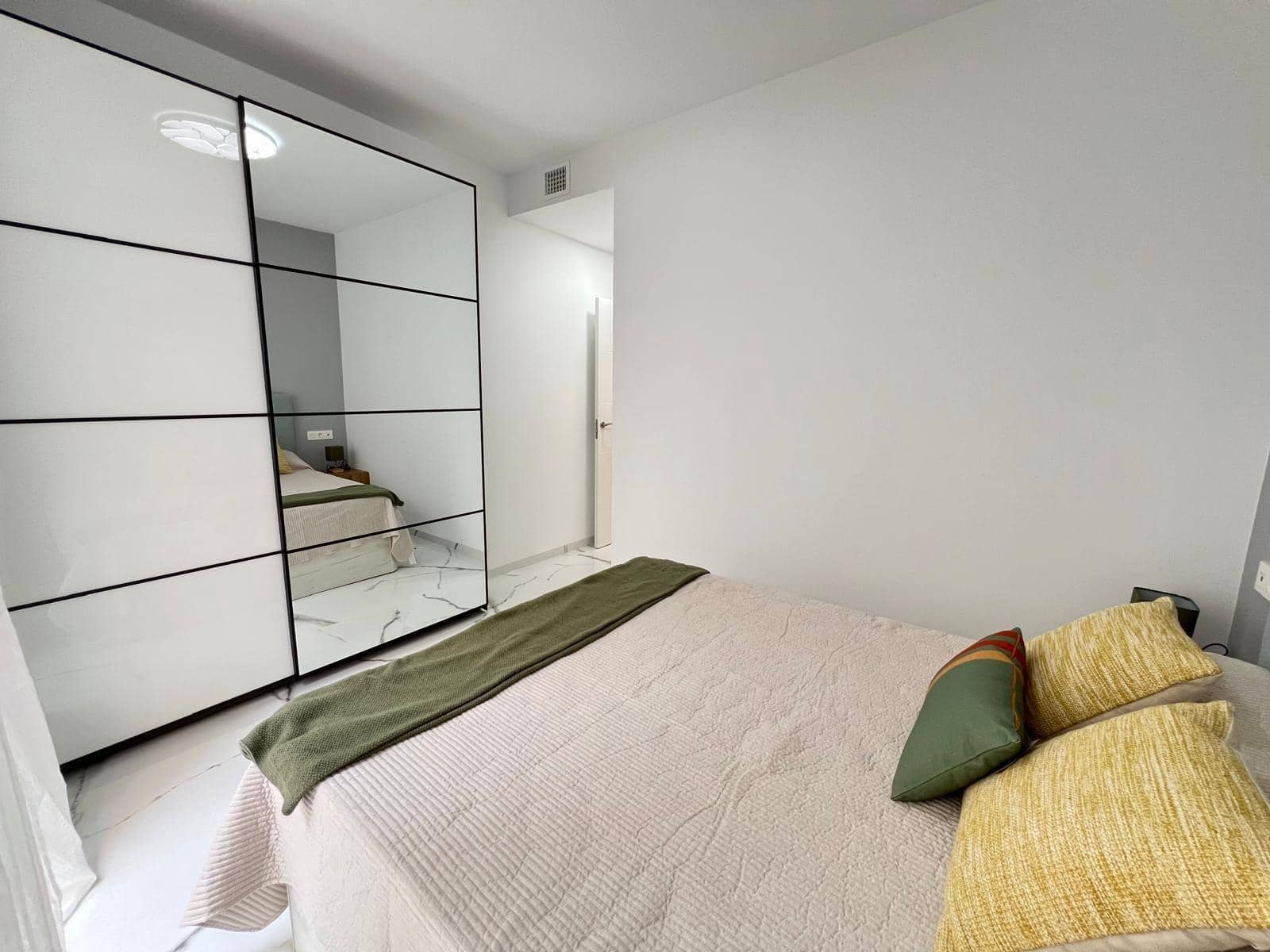 Apartamento Playa de 2 habitaciones en Torrevieja en venta - 230.000 € (Ref: 9193925)