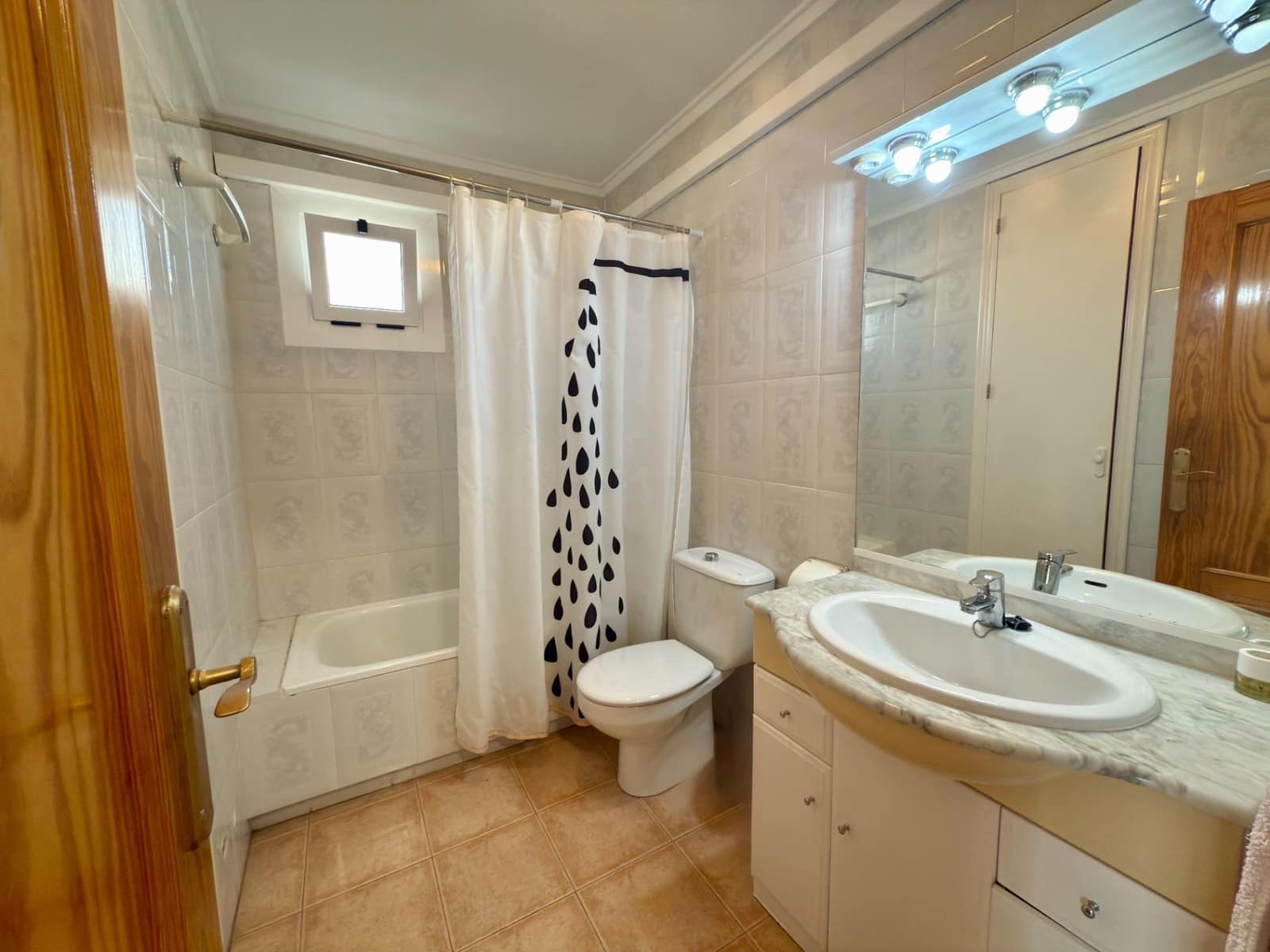 3 soverom Rekkehus til salgs i Torrevieja med svømmebasseng - € 265 000 (Ref: 9195726)