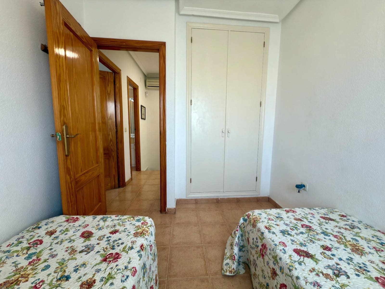 3 soverom Rekkehus til salgs i Torrevieja med svømmebasseng - € 265 000 (Ref: 9195726)