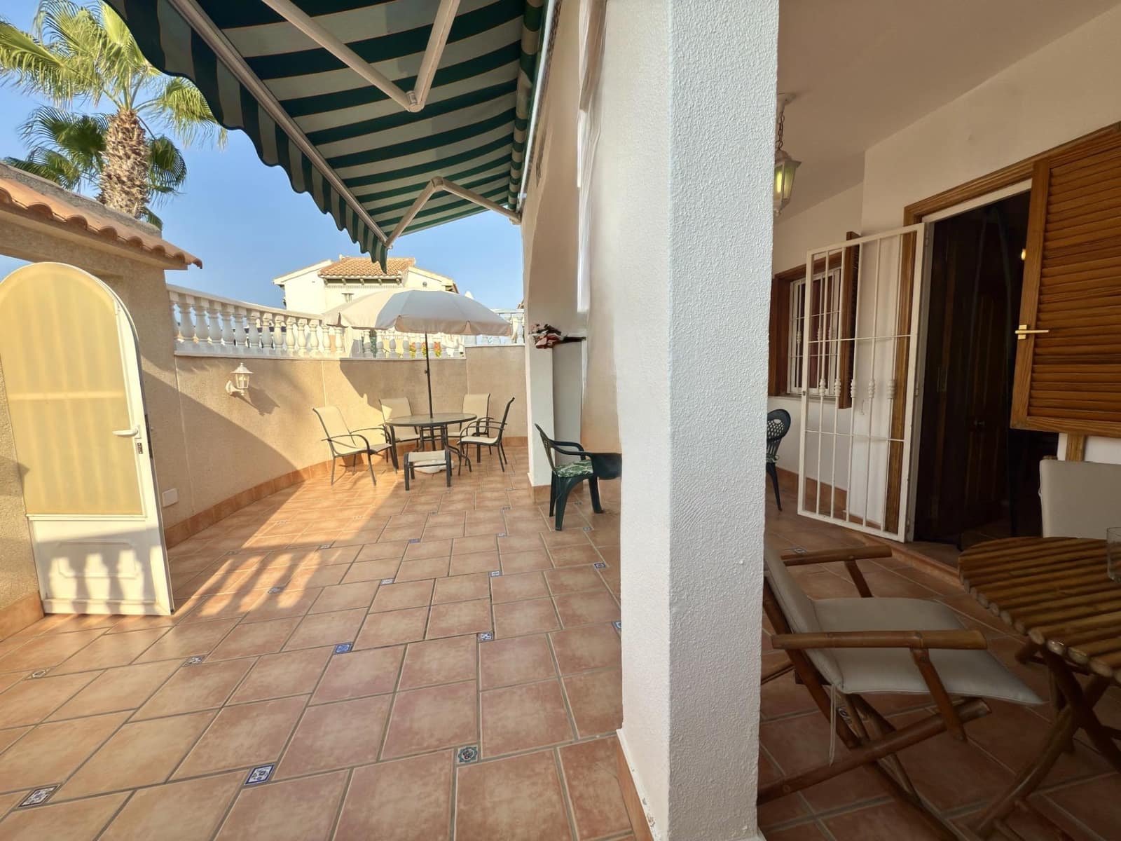 3 soverom Rekkehus til salgs i Torrevieja med svømmebasseng - € 265 000 (Ref: 9195726)