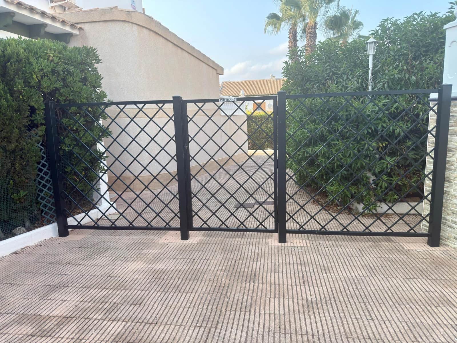 3 soverom Rekkehus til salgs i Torrevieja med svømmebasseng - € 265 000 (Ref: 9195726)