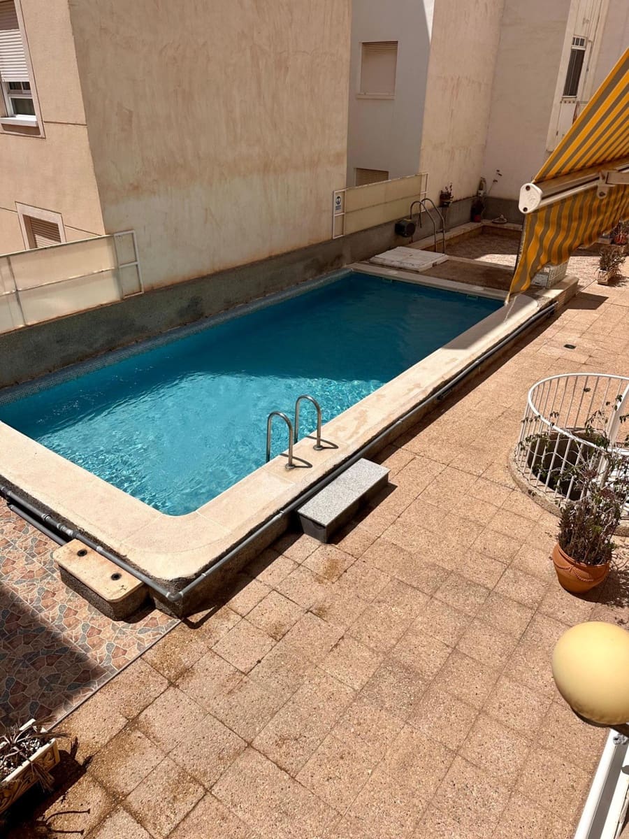 1 slaapkamer Appartement te koop in Torrevieja met zwembad garage - € 138.900 (Ref: 9252225)