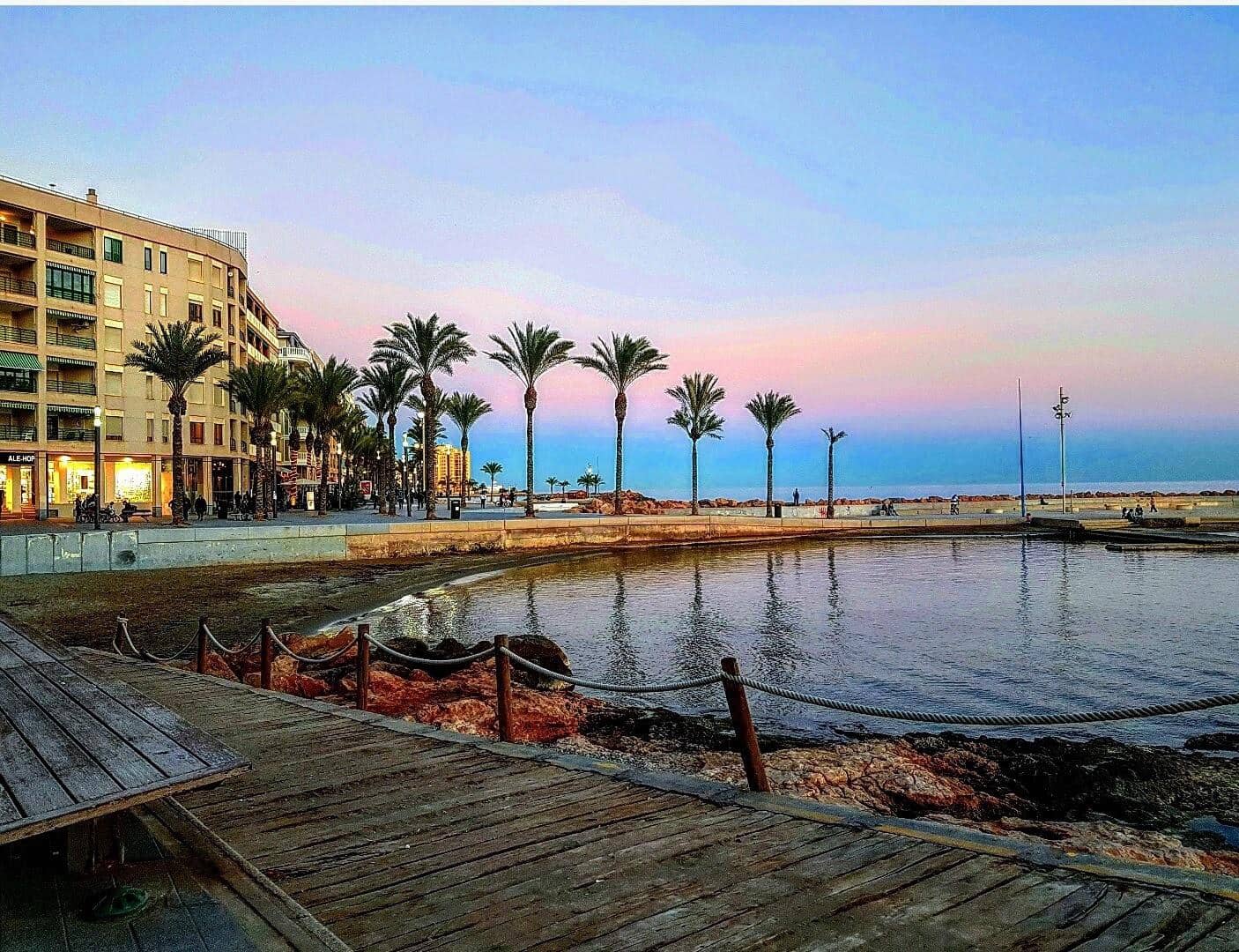 1 slaapkamer Appartement te koop in Torrevieja met zwembad garage - € 138.900 (Ref: 9252225)