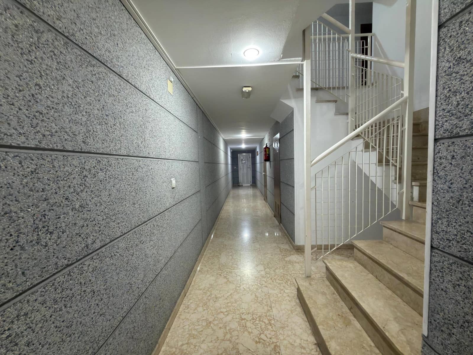 1 slaapkamer Appartement te koop in Torrevieja met zwembad garage - € 119.900 (Ref: 9252225)