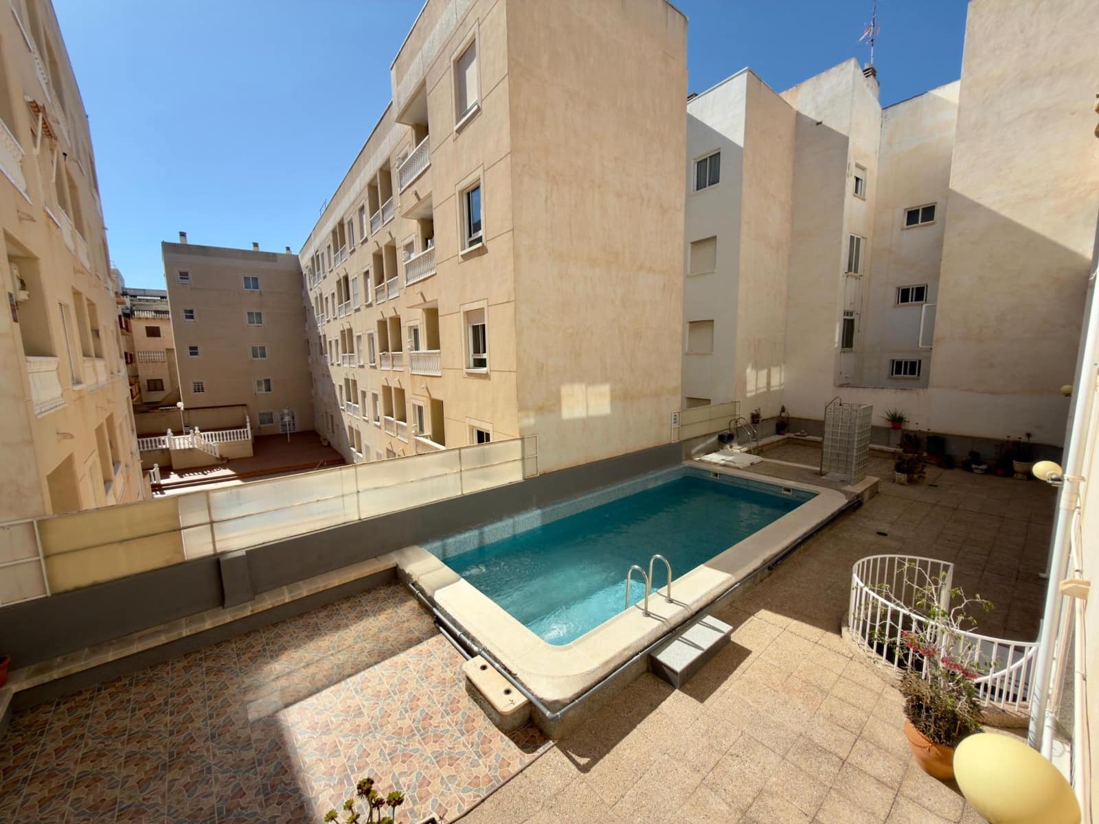1 soveværelse Lejlighed til salg i Torrevieja med swimmingpool garage - € 119.900 (Ref: 9252225)