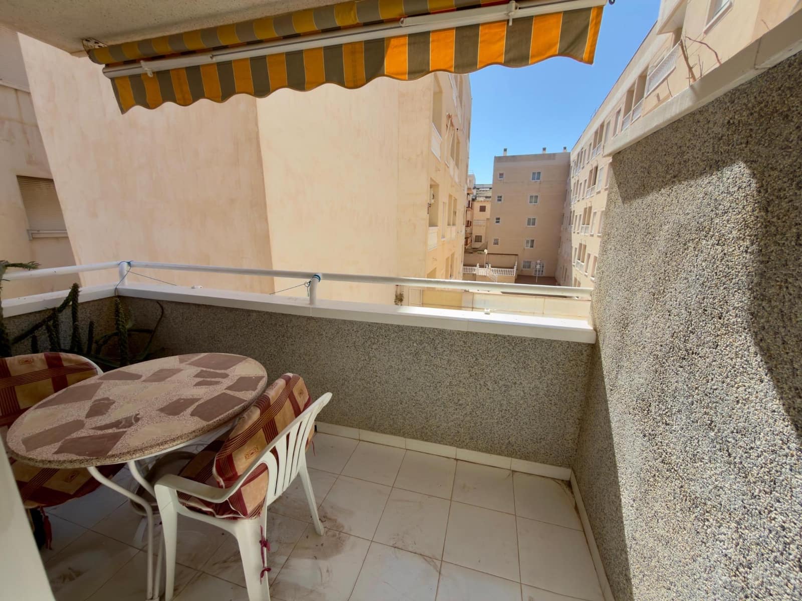 1 soveværelse Lejlighed til salg i Torrevieja med swimmingpool garage - € 119.900 (Ref: 9252225)
