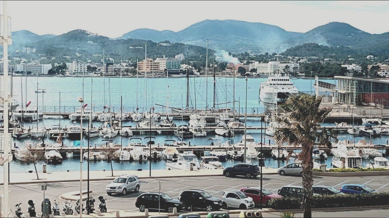 Studio for sale in Sant Antoni de Portmany - € 249,000 (Ref: 9338454)