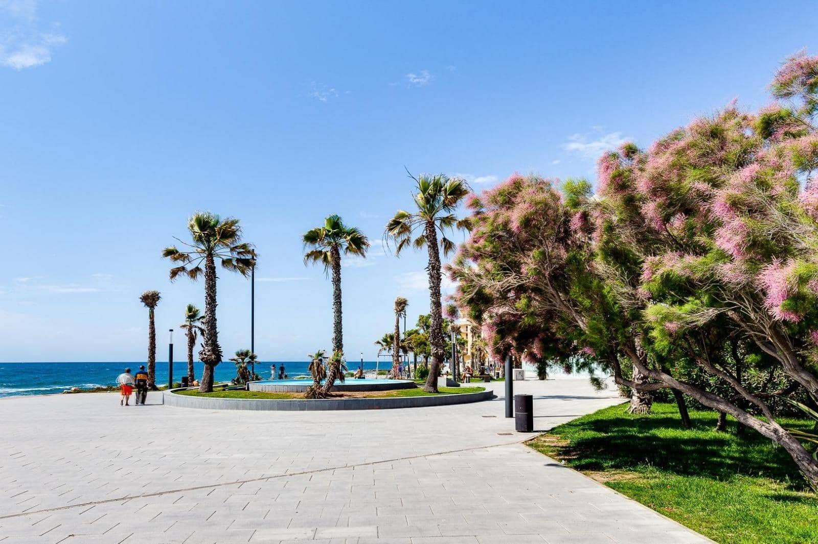 2 Zimmer Apartment zu verkaufen in Torrevieja mit Pool Garage - 119.000 € (Ref: 9344945)