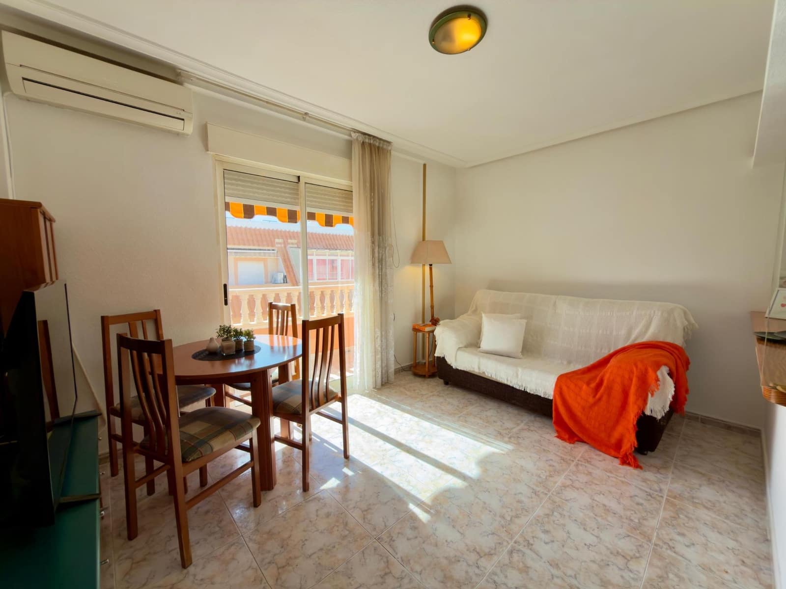 1 soveværelse Penthouse til salg i Torrevieja - € 109.900 (Ref: 9359411)