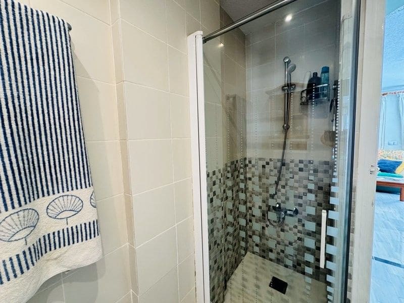 Adosado de 2 habitaciones en Torrevieja en venta con piscina - 210.000 € (Ref: 9379236)