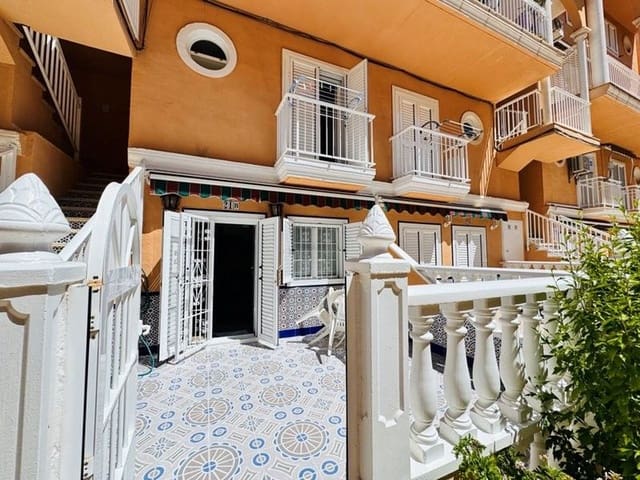 2 chambre Villa/Maison Mitoyenne à vendre à Torrevieja avec piscine - 210 000 € (Ref: 9379236)