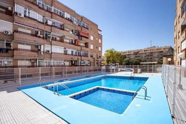 Apartamento de 2 habitaciones en Torrevieja en venta - 106.900 € (Ref: 9386136)