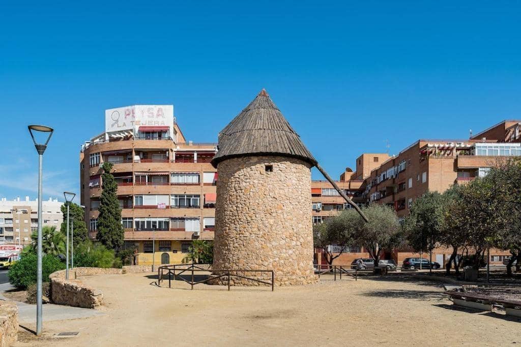 Apartamento de 2 habitaciones en Torrevieja en venta - 106.900 € (Ref: 9386136)