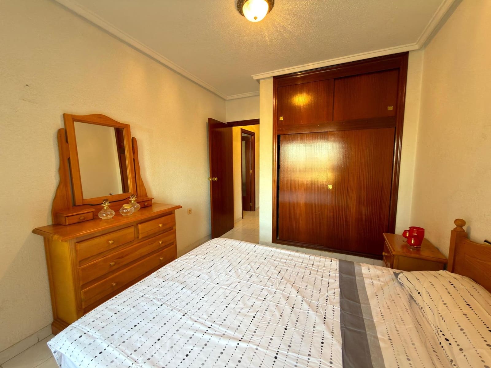 Apartamento de 2 habitaciones en Torrevieja en venta - 106.900 € (Ref: 9386136)