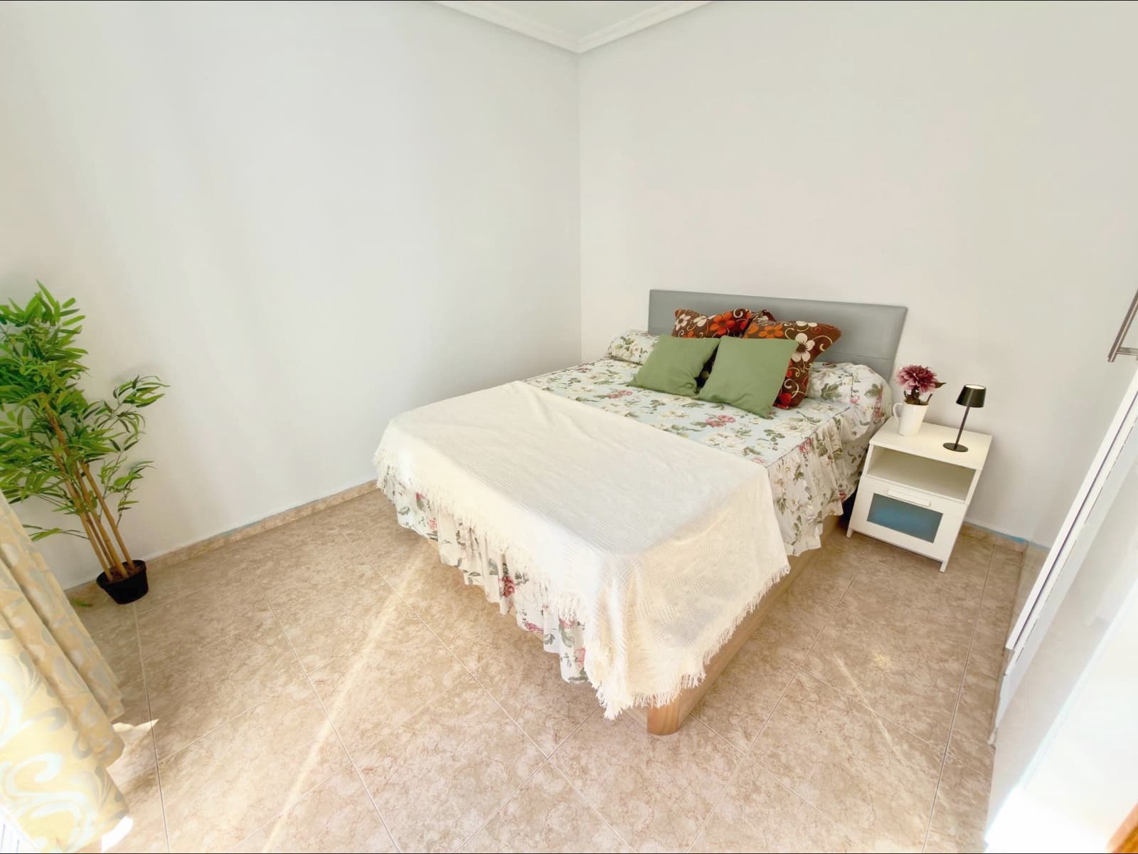 2 soverom Leilighet til salgs i Torrevieja med svømmebasseng garasje - € 127 990 (Ref: 9396184)