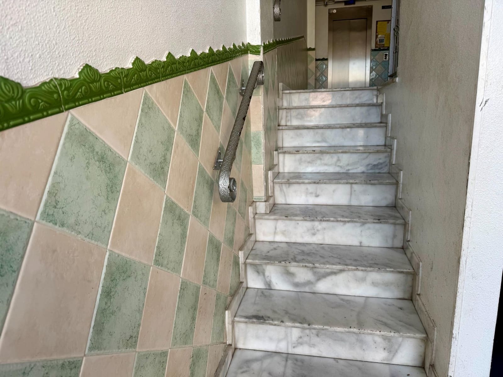 2 soverom Leilighet til salgs i Torrevieja med svømmebasseng garasje - € 127 990 (Ref: 9396184)