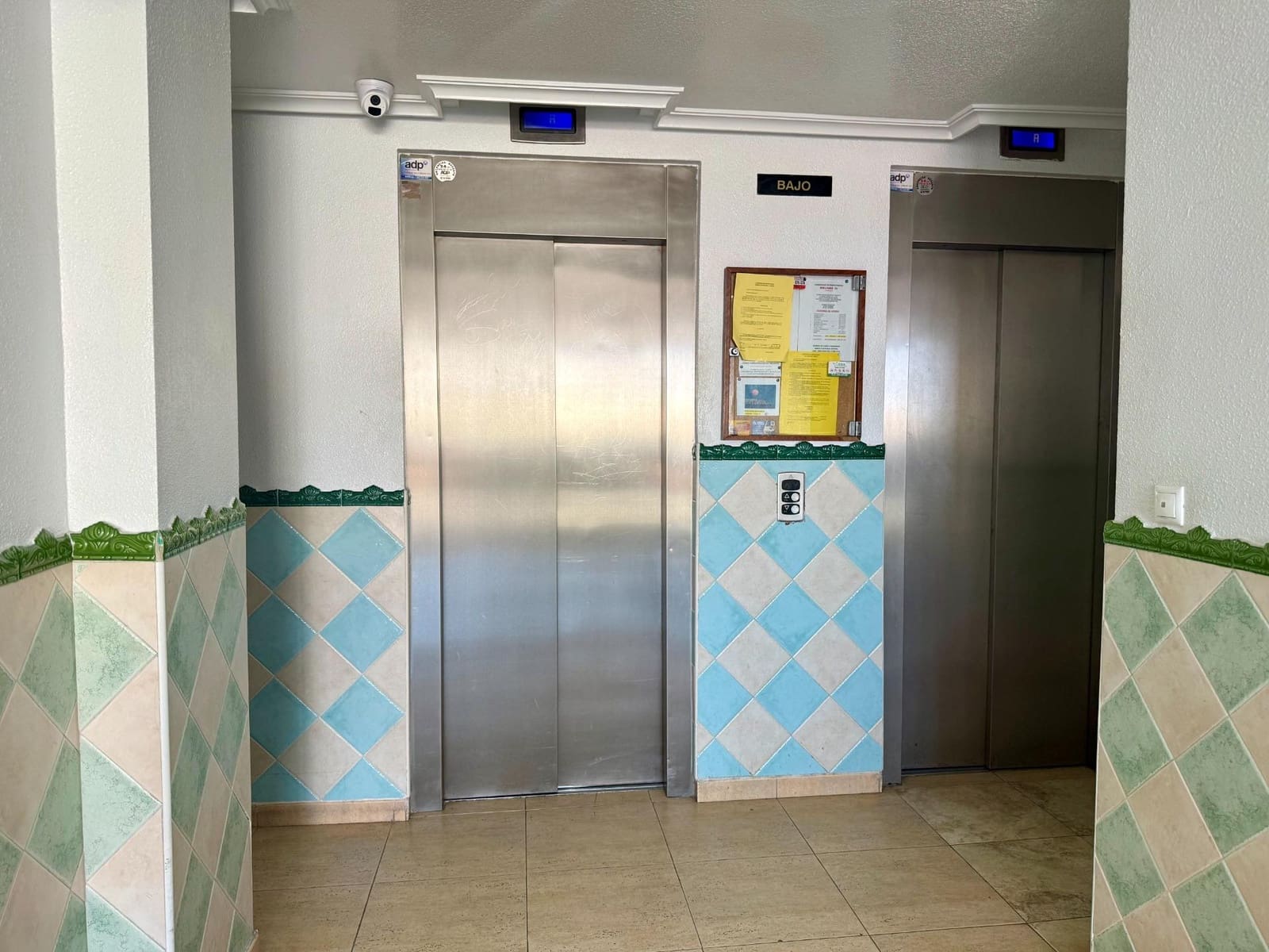 2 Zimmer Apartment zu verkaufen in Torrevieja mit Pool Garage - 127.990 € (Ref: 9396184)